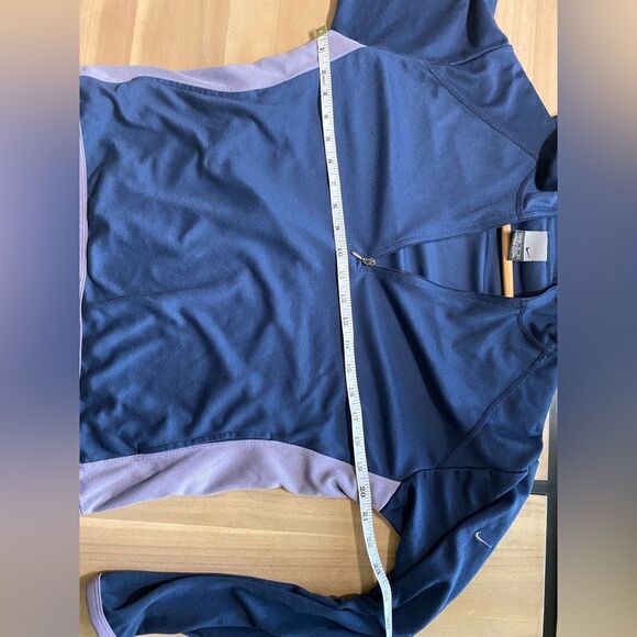 Women’s Nike 1/4 zip pullover - Picture 7 of 8